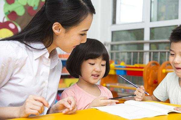 小学英语怎么学才能学好_英语很渣,学日语好学吗_4岁小孩学什么英语好